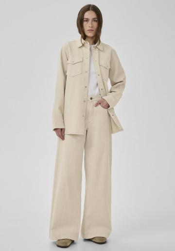 Клешеные джинсы