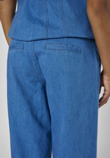 Джинсовый комбинезон