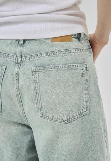 Джинсовый комбинезон