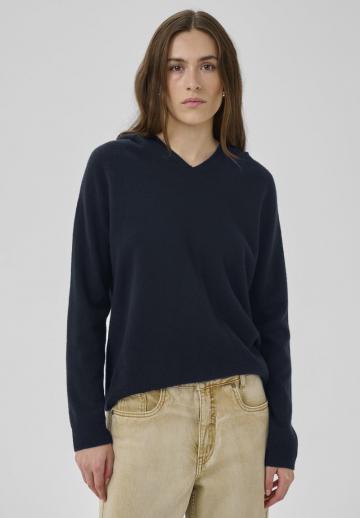 Пуловер с капюшоном