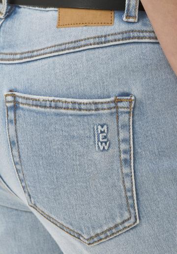 Клешеные брюки