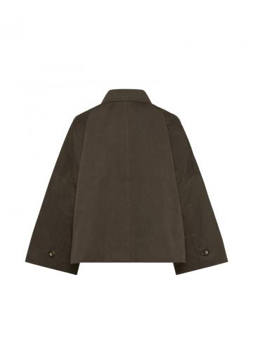 Куртка с накладнымит карманами