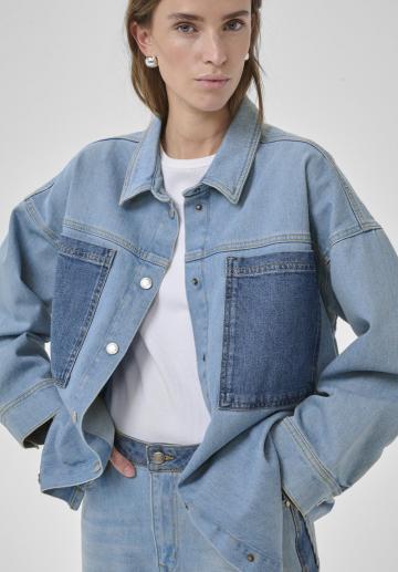 Короткое пальто