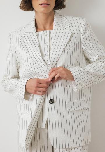 Короткое пальто