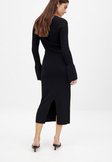 Вязаное платье