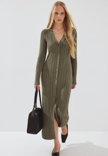 Вязаное платье