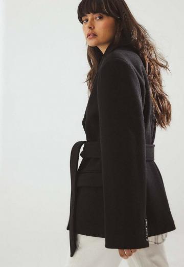 Короткое пальто