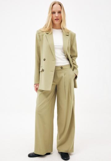 Короткое пальто