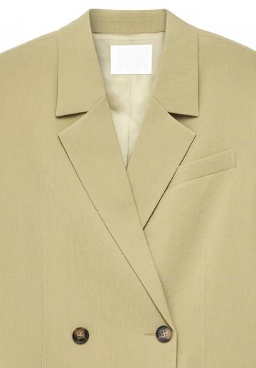 Короткое пальто