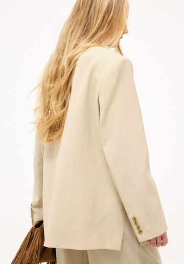 Короткое пальто