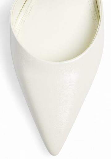 Босоножки на каблуке