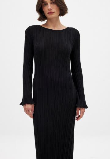 Вязаное платье