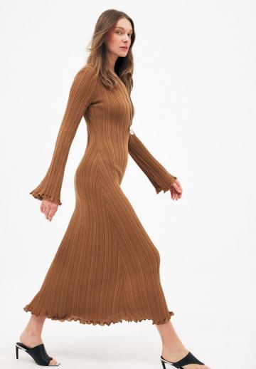 Платье футляр