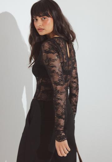 Кружевная блузка