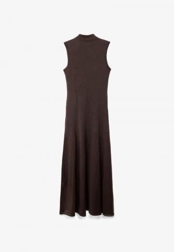 Вязаное платье