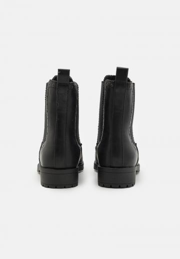 Широкие сапоги