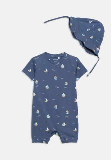 Набор одежды