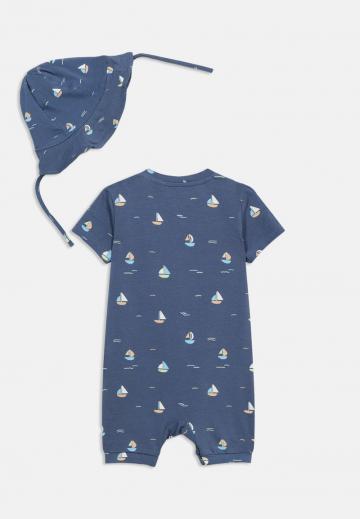 Набор одежды