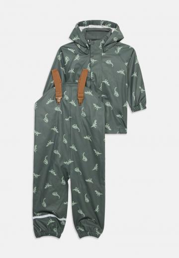 Набор одежды