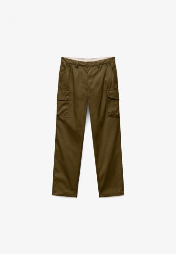 Брюки с накладными карманами