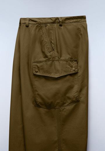 Брюки с накладными карманами