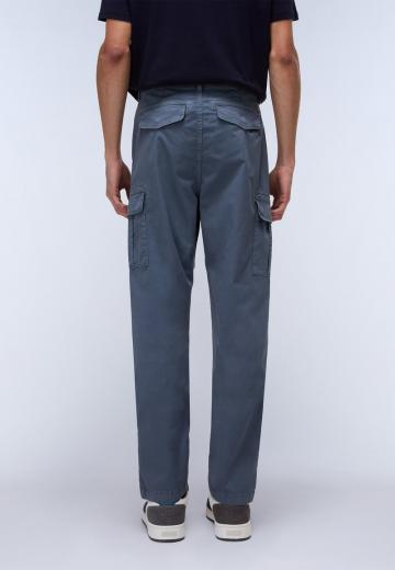 Брюки с накладными карманами