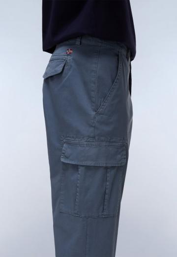 Брюки с накладными карманами