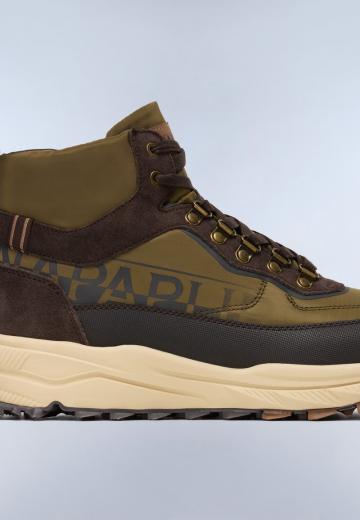 Походные ботинки