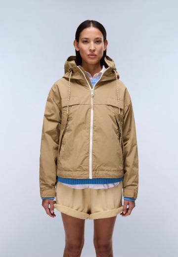 Куртка с накладнымит карманами