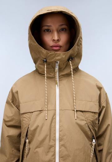 Куртка с накладнымит карманами