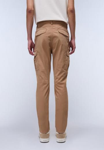 Брюки с накладными карманами