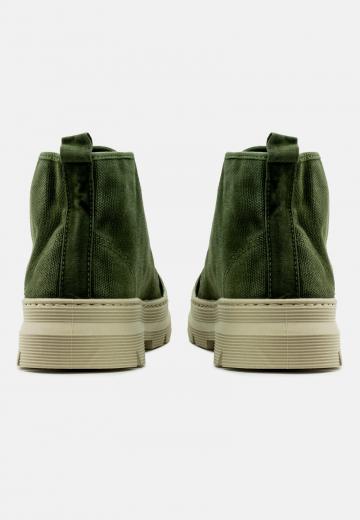 Ботинки на шнуровке