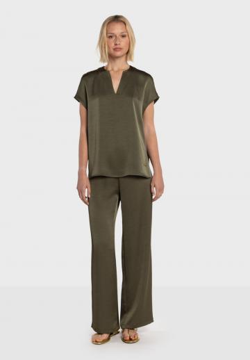 Атласная блузка