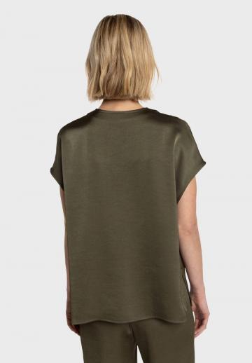 Атласная блузка