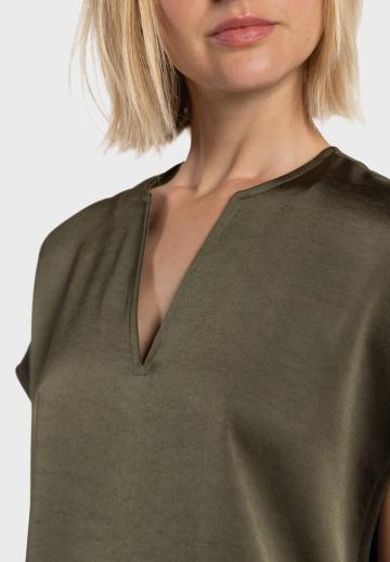 Атласная блузка