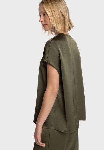 Атласная блузка