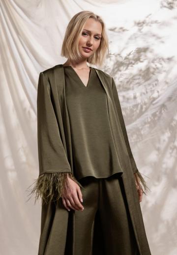 Атласная блузка