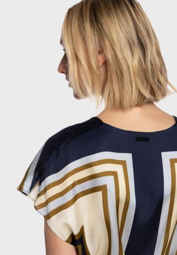 Атласная блузка