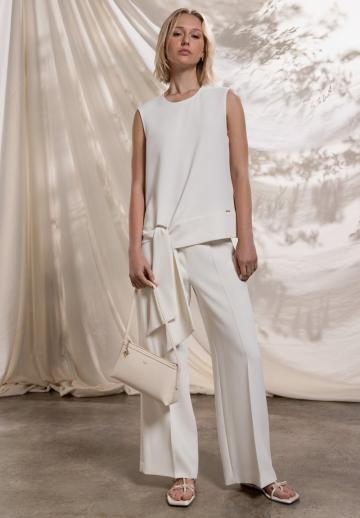 Блузка без рукавов