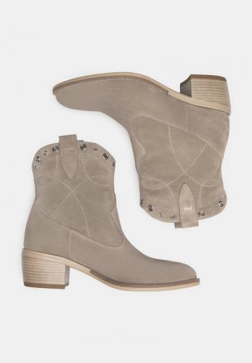 Ковбойские сапоги