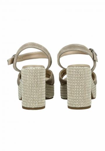 Босоножки на платформе