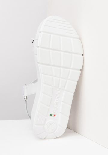 Босоножки на танкетке