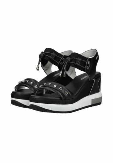 Босоножки на танкетке