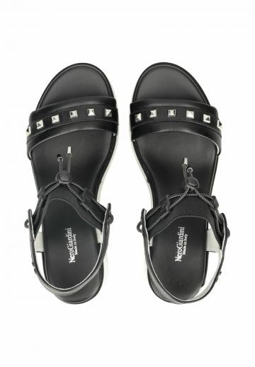 Босоножки на танкетке