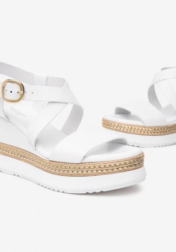 Босоножки на танкетке