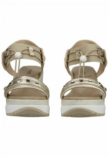 Босоножки на танкетке