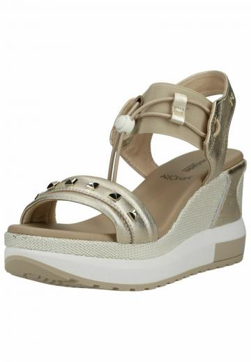 Босоножки на танкетке