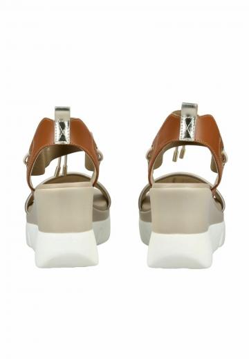 Босоножки на танкетке