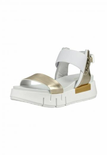 Босоножки на танкетке