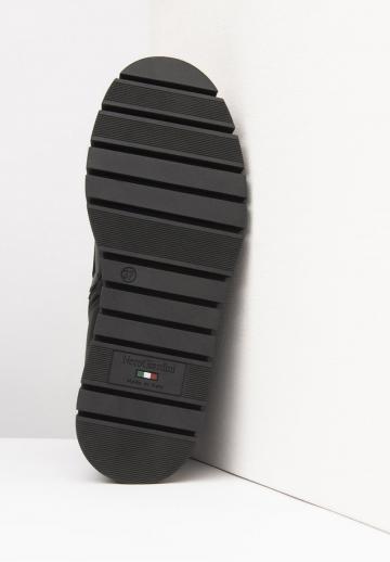 Сапожки на танкетке